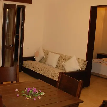 Ξενοδοχείο με διαμερίσματα Bitez Residence
